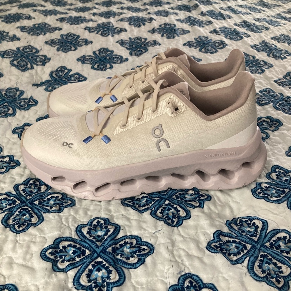 ON Cloud Cloudtilt - size 7